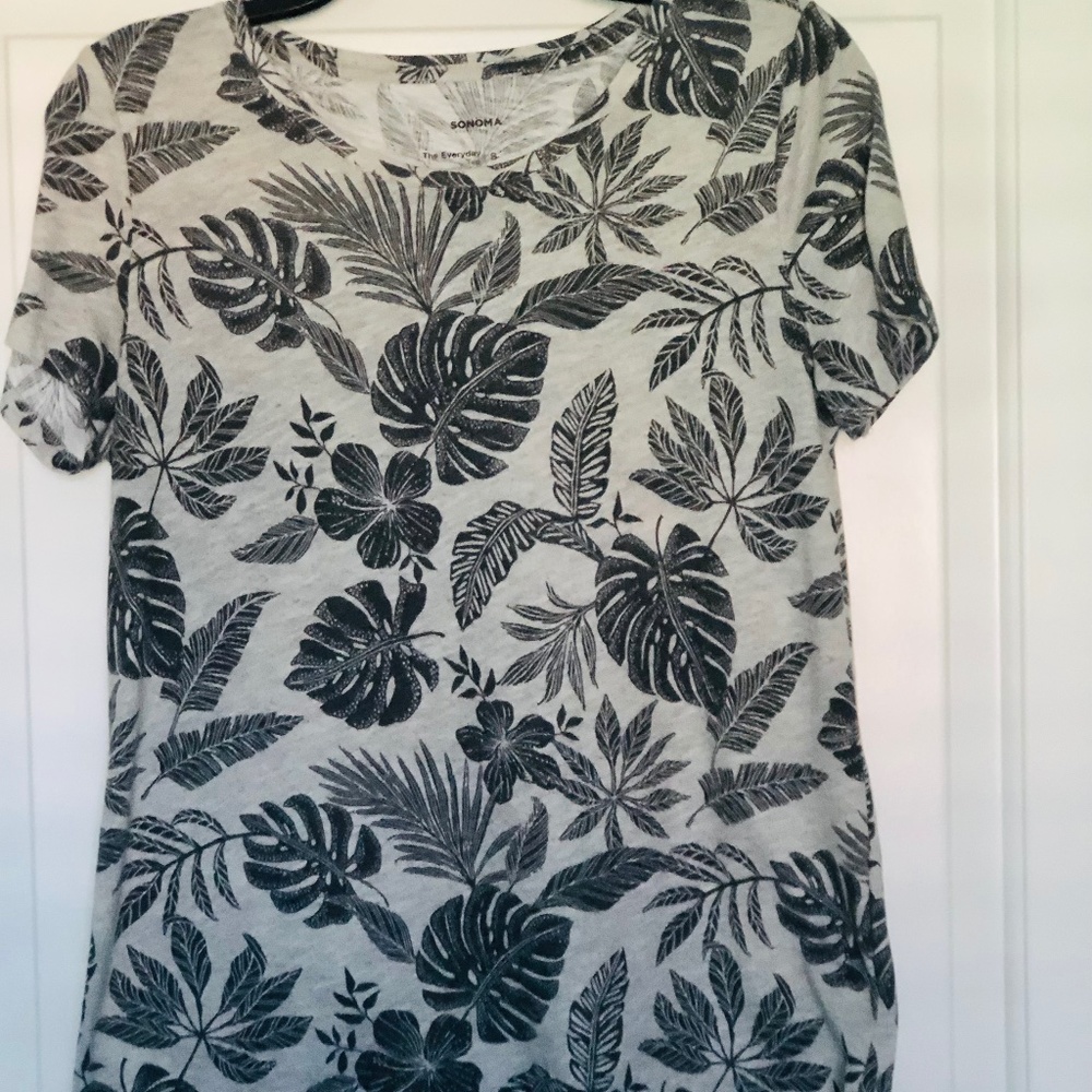Short sleeve palm leaf top